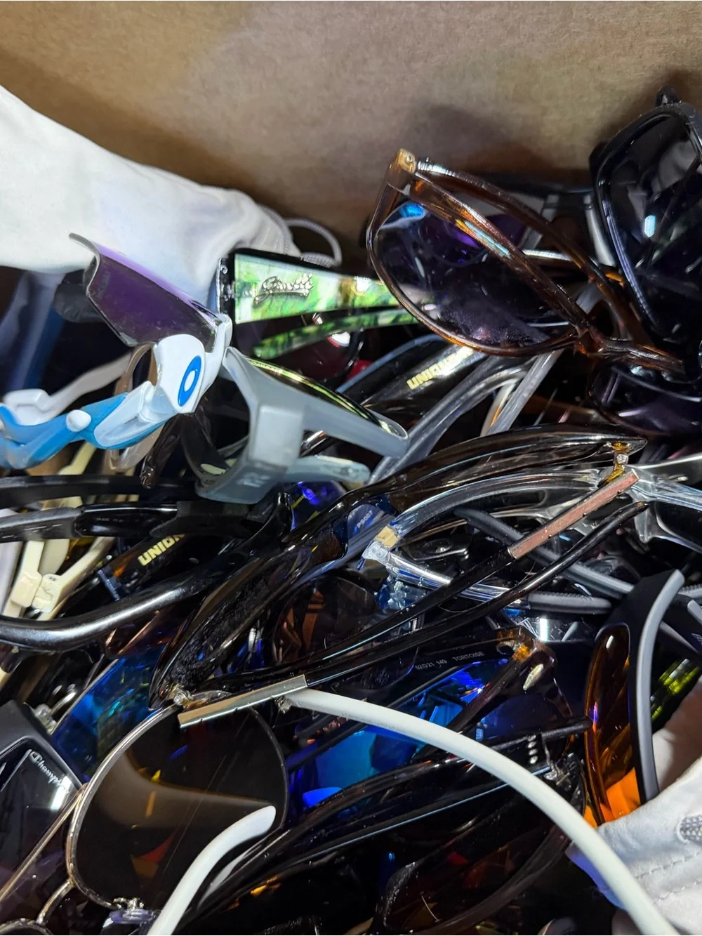 Assorted Sunglasses Lot - Mixed Colors Including Bright Blue - Picture 9 of 10